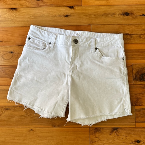STS Blue Pants - STS Blue Eleonora Fray Hem Women's White Jean Shorts    (Size 8) (29)